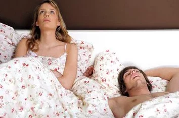 老师把秘扒开给男人爽一晚，教你如何在性生活中增加情趣与激情的小技巧与建议