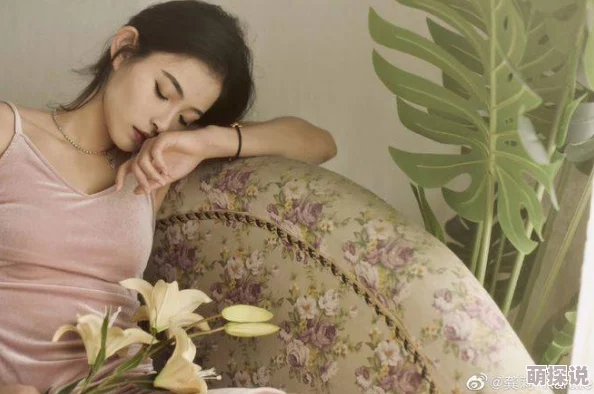 甜美姐姐居然在朋友家干了这种事,竟让所有人都大吃一惊,背后原因令人深思! 甜美姐姐居然在朋友家干了这种事,竟让所有人都大吃一惊,背后原因令人深思!