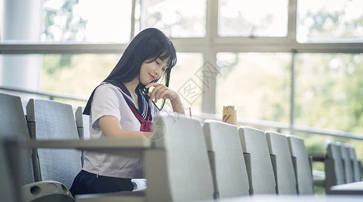 在梦幻女仆的温柔呵护中,主人慢点享受这份独特的亲密与甜蜜时光 在梦幻女仆的温柔呵护中,主人慢点享受这份独特的亲密与甜蜜时光