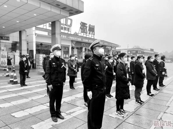 久久噜噜噜：网友们对这一现象的看法各异，有人认为其带来了欢乐，也有人觉得过于喧闹影响生活