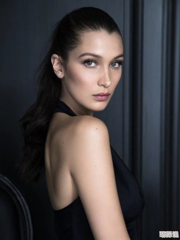 亚洲熟女无人区一码二码:传闻某知名女星秘密恋情曝光,网友热议其与神秘男子的亲密互动! 亚洲熟女无人区一码二码:传闻某知名女星秘密恋情曝光,网友热议其与神秘男子的亲密互动!