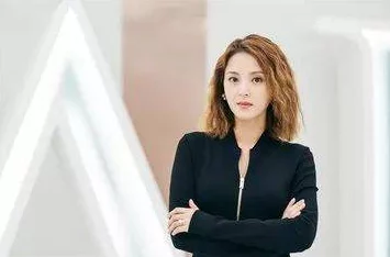 婷婷久久精品：探索现代女性在职场与生活中平衡自我价值与社会期待的独特旅程