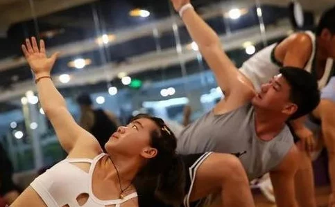 亚洲偷操:惊人内幕曝光,多个国家卷入性交易丑闻,引发社会广泛关注与愤怒! 亚洲偷操:惊人内幕曝光,多个国家卷入性交易丑闻,引发社会广泛关注与愤怒!