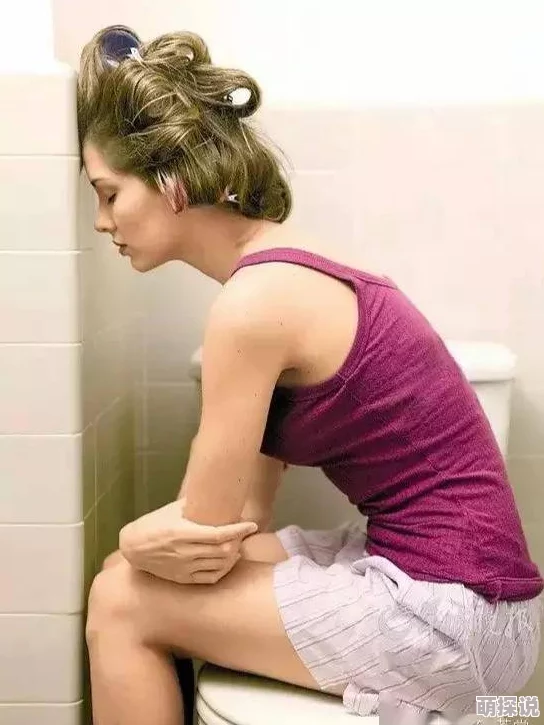 美女把尿口扒开让男人桶动网友纷纷表示这种内容不应传播，认为应该尊重女性，倡导健康的性观念和价值观