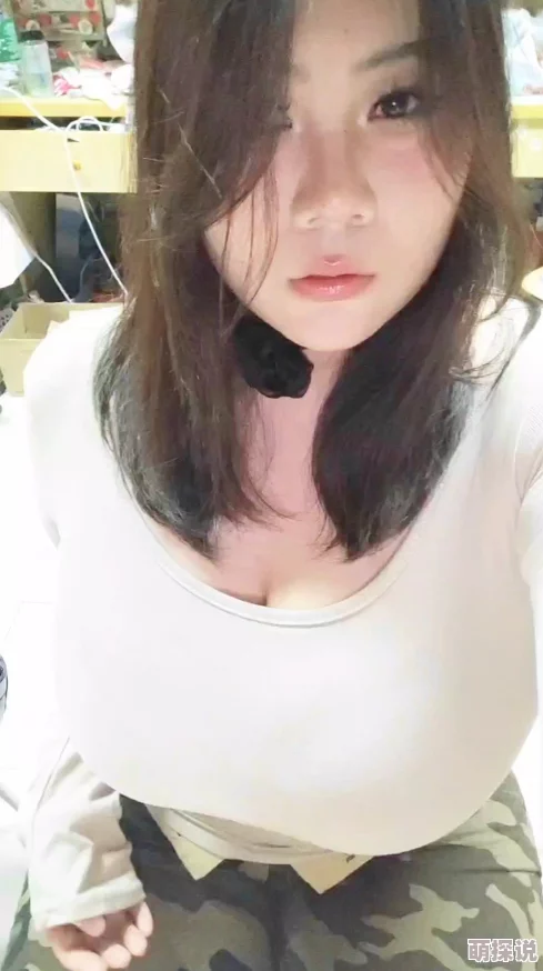 偷窥妇女BBW，真是让人感到不安，这种行为应该受到谴责和制止