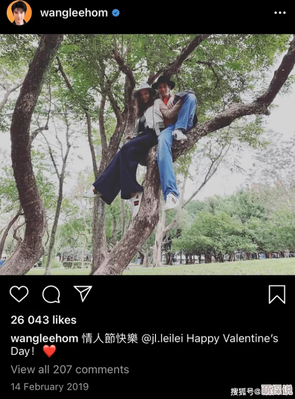 男男spanking打屁股视频最新动态：该视频在社交平台上引发热议，吸引了大量观众关注