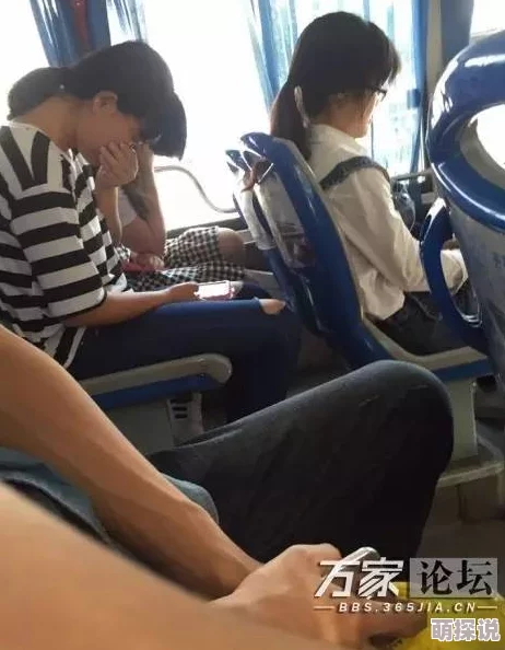 公交车上摸-双-乳-爽解开内裤视频已删除敬请期待后续更新