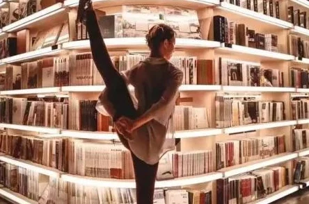 惊喜发现！模拟人生4中绝美风景揭秘：那个隐藏的天堂究竟在哪里？