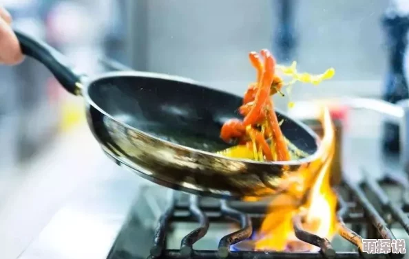 边做饭边被躁BD在线播放晚餐烹饪进行中同步享受精彩影片