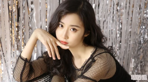 北条麻妃肉色开裆丝袜儿媳的谎言（闪耀的婆婆）爱与理解让家庭更温暖团结共创美好未来