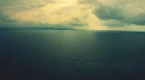 靛蓝色心情在孤独与迷茫中探寻自我,于深邃的色彩里寻求慰藉与希望 靛蓝色心情在孤独与迷茫中探寻自我,于深邃的色彩里寻求慰藉与希望